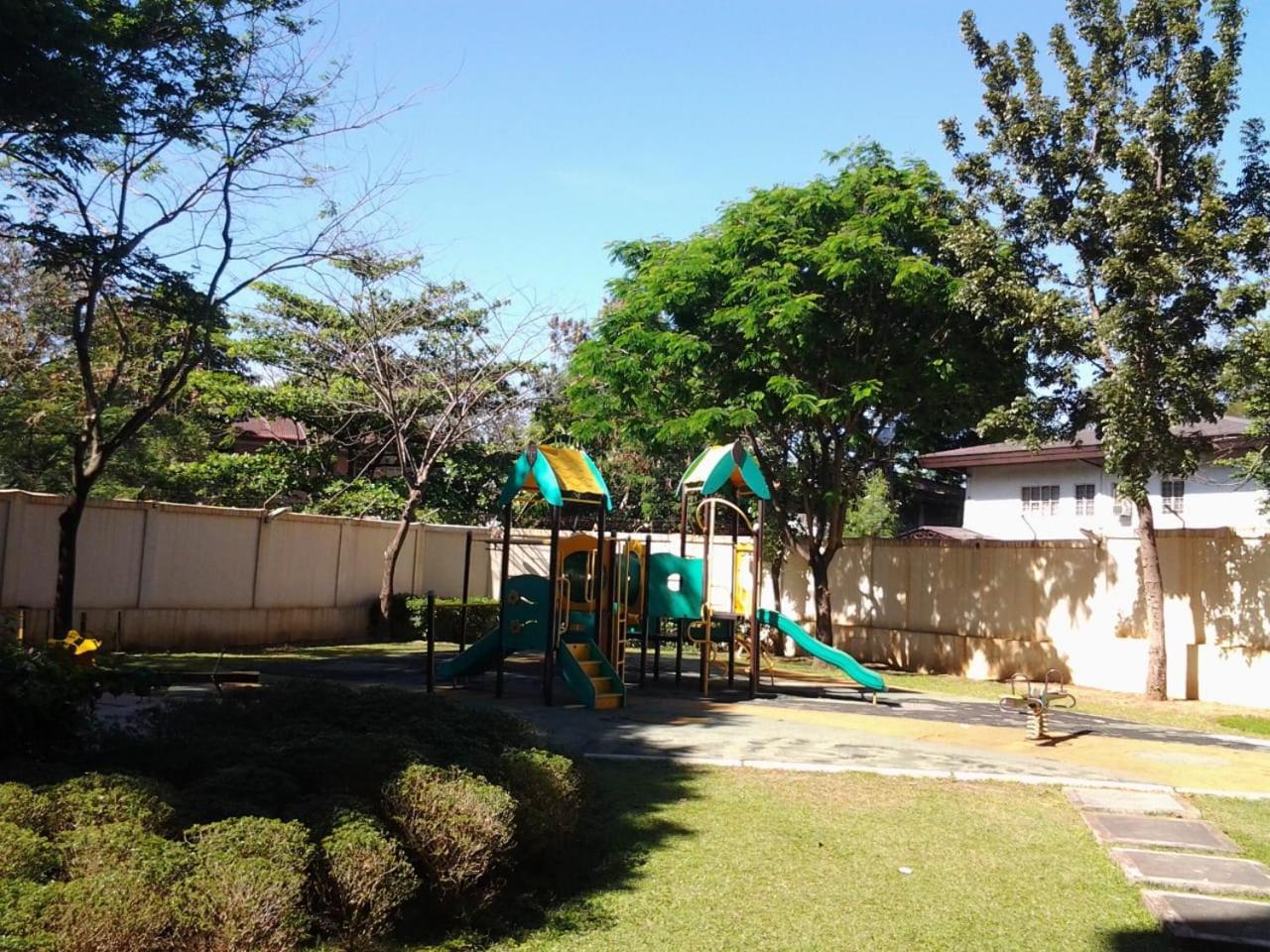 Cozy 2Br Staycation With Balcony Chateau Elysee For 4-6 Pax Paranaque City Eksteriør bilde