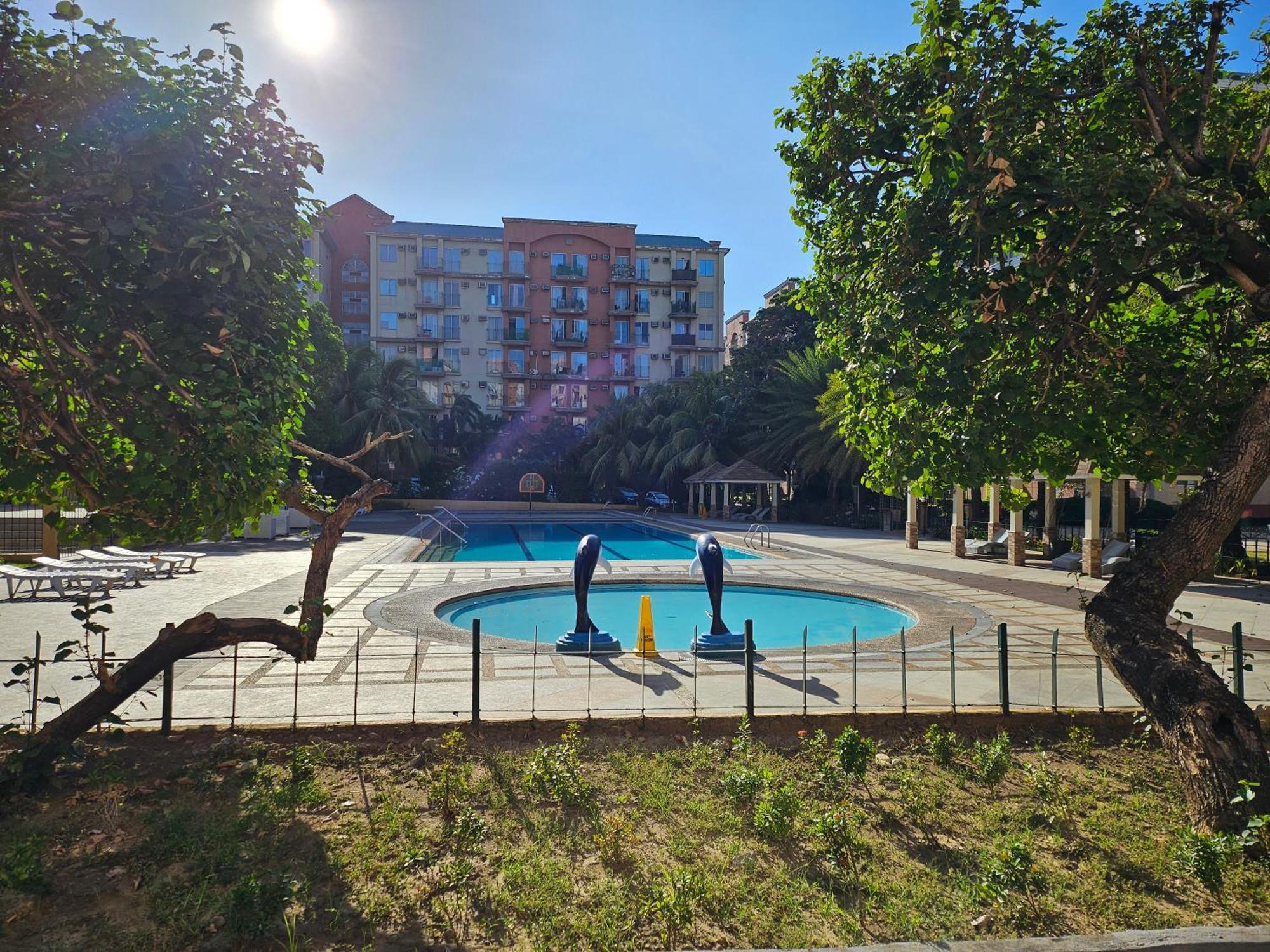 Cozy 2Br Staycation With Balcony Chateau Elysee For 4-6 Pax Paranaque City Eksteriør bilde